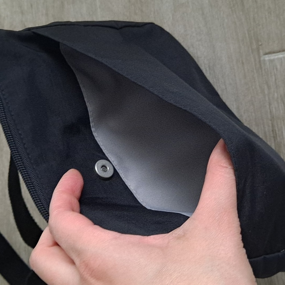 Baggallini Black Bag - image 5